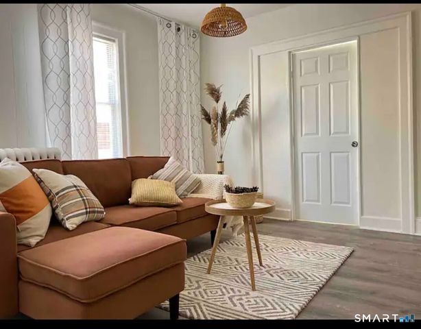 178 Roosevelt Street 2-E, Hartford, CT 06114