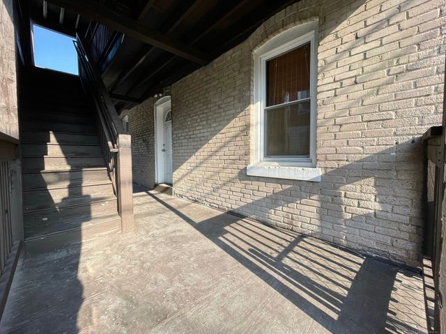 178 Roosevelt Street 2-E, Hartford, CT 06114