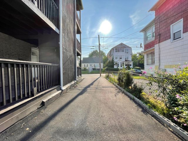 178 Roosevelt Street 2-E, Hartford, CT 06114