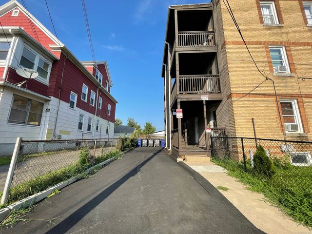 178 Roosevelt Street 2-E, Hartford, CT 06114