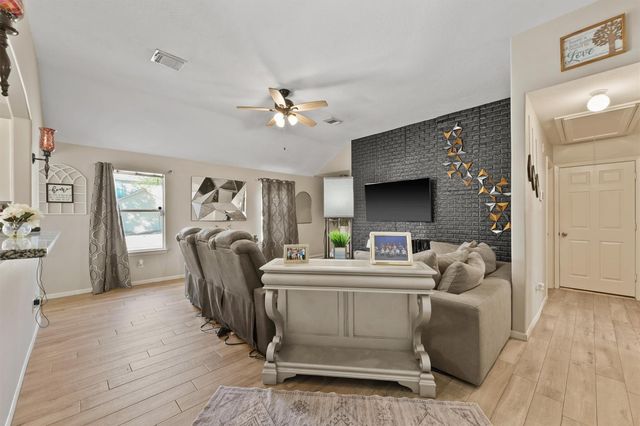 19131 Lakota Drive, Katy, TX 77449