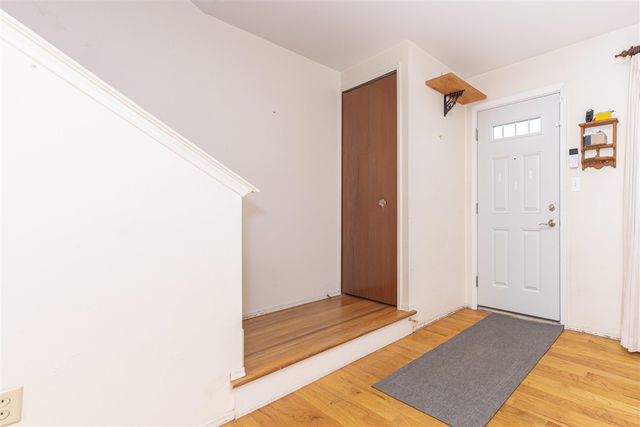 3302 Williamsburg Road, Ann Arbor, MI 48108