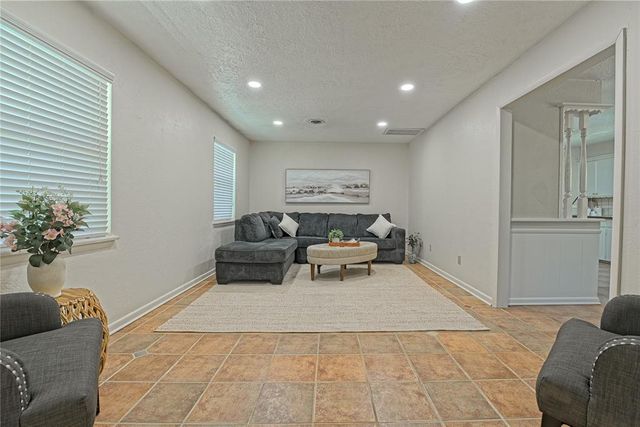 815 Willow Lane, Norman, OK 73072