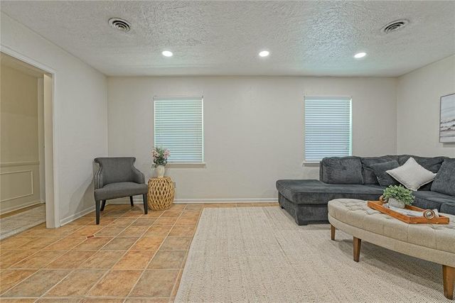 815 Willow Lane, Norman, OK 73072