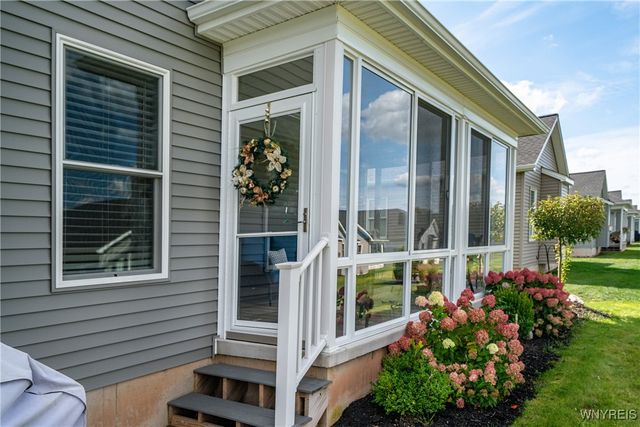 7273 Clarkview Drive, Lockport Town, NY 14094