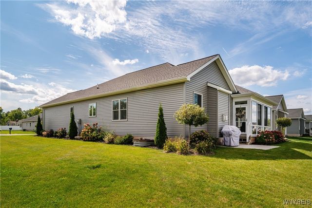 7273 Clarkview Drive, Lockport Town, NY 14094