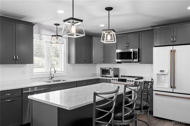 7273 Clarkview Drive, Lockport Town, NY 14094