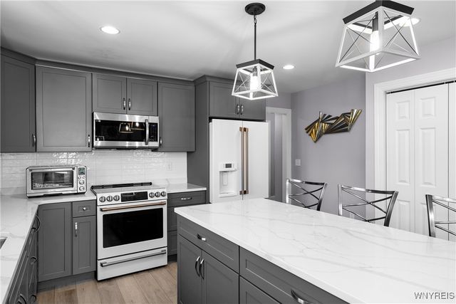 7273 Clarkview Drive, Lockport Town, NY 14094