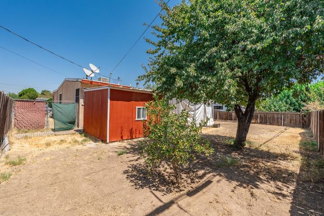 1625 W Pontiac Way, Fresno, CA 93705