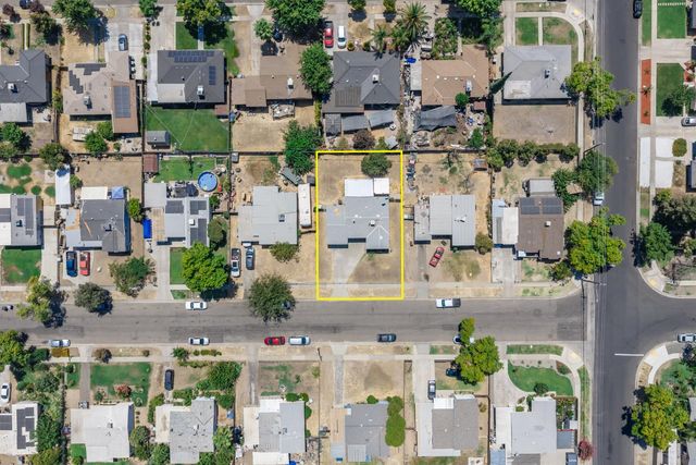 1625 W Pontiac Way, Fresno, CA 93705