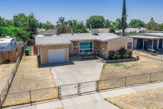 1625 W Pontiac Way, Fresno, CA 93705