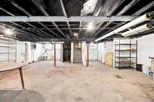 899 Edison Street, Detroit, MI 48202