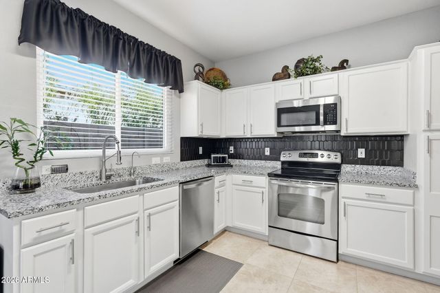 9506 E KILAREA Avenue, Mesa, AZ 85209