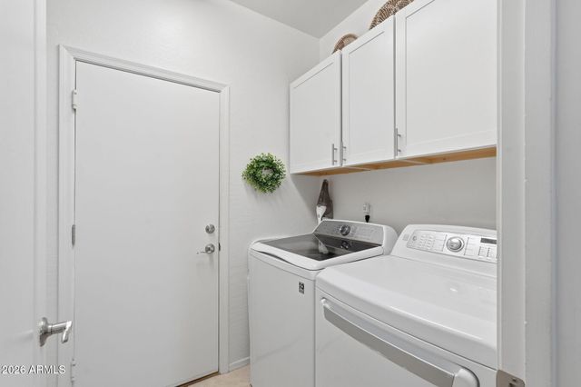 9506 E KILAREA Avenue, Mesa, AZ 85209