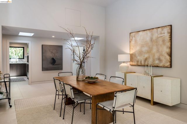 5645 Bacon Rd, Oakland, CA 94619