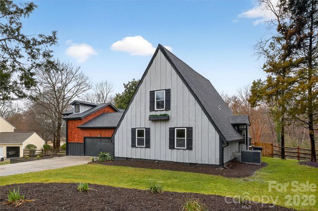 10054 Four Mile Creek Road, Charlotte, NC 28277