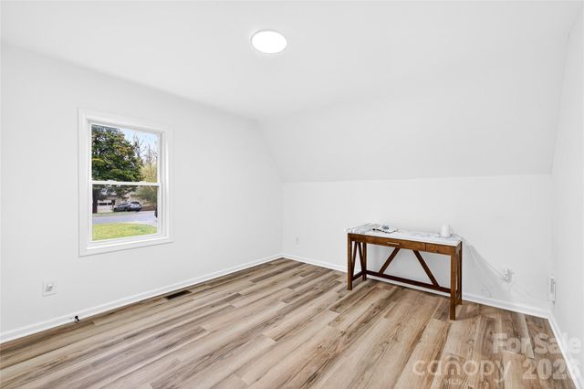 10054 Four Mile Creek Road, Charlotte, NC 28277