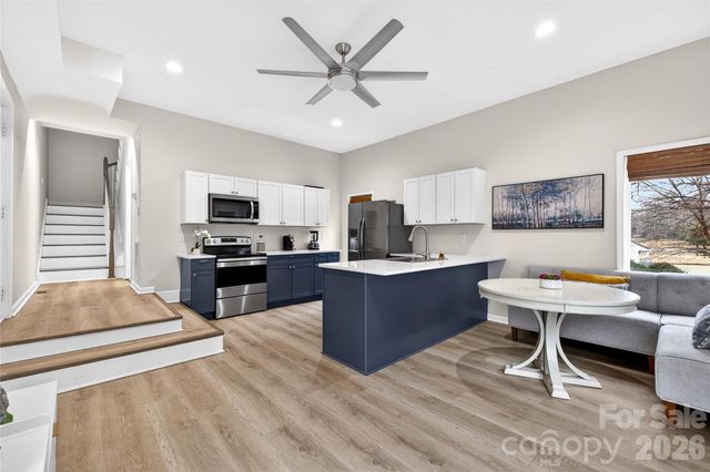 10054 Four Mile Creek Road, Charlotte, NC 28277