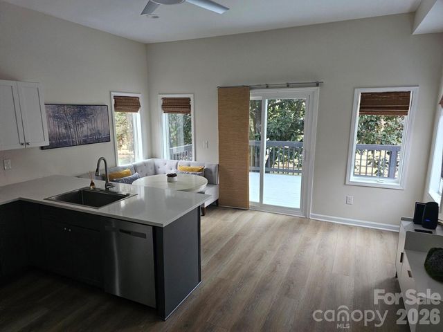 10054 Four Mile Creek Road, Charlotte, NC 28277