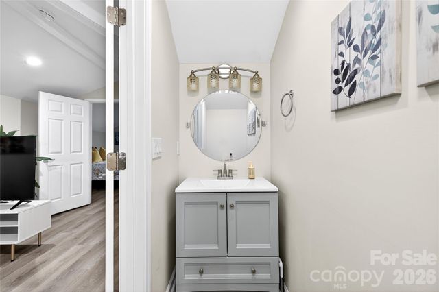 10054 Four Mile Creek Road, Charlotte, NC 28277