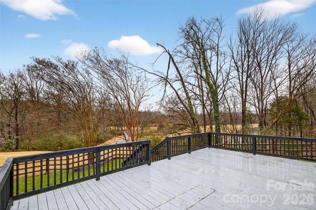 10054 Four Mile Creek Road, Charlotte, NC 28277