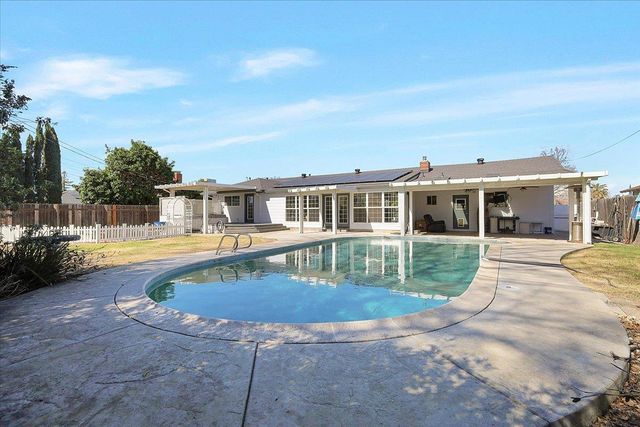 554 Winslow Dr, Yuba City, CA 95991