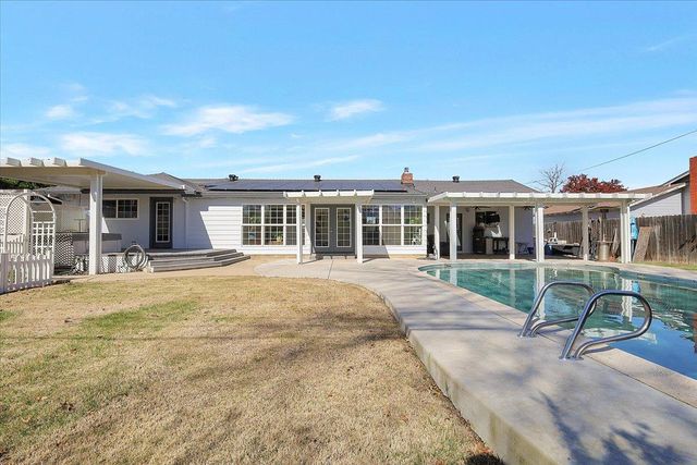 554 Winslow Dr, Yuba City, CA 95991