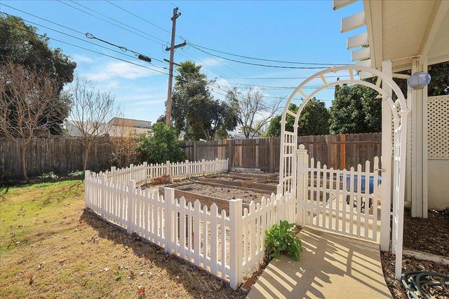 554 Winslow Dr, Yuba City, CA 95991