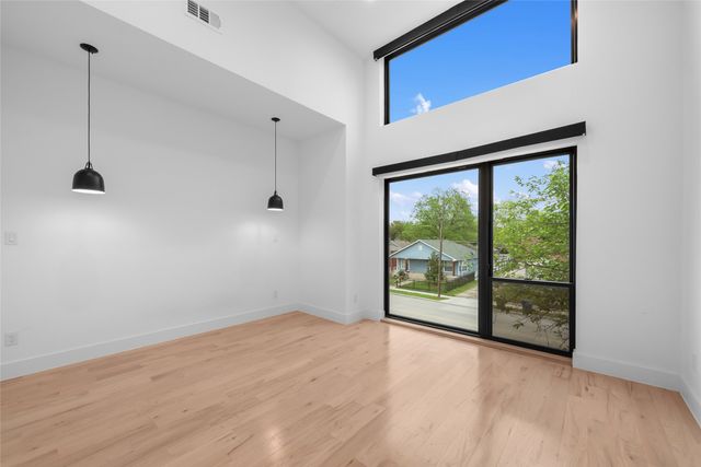 5227 Lindsley Avenue, Dallas, TX 75223