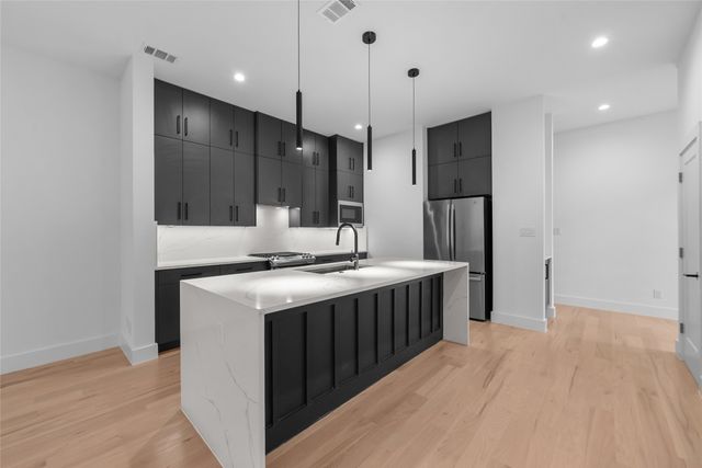 5227 Lindsley Avenue, Dallas, TX 75223