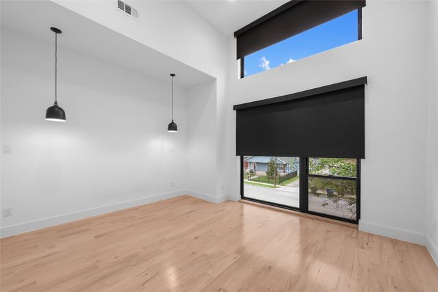 5227 Lindsley Avenue, Dallas, TX 75223