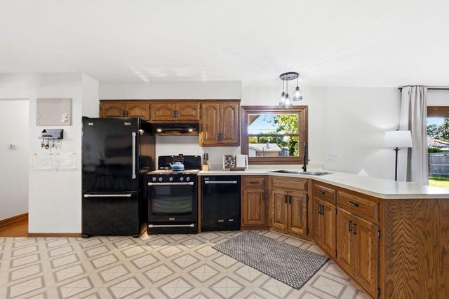 1931 17th AVENUE, Grafton, WI 53024