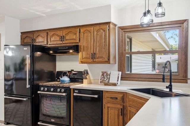1931 17th AVENUE, Grafton, WI 53024