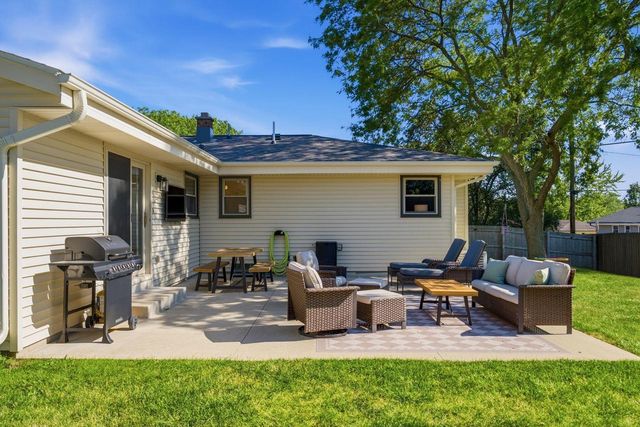1931 17th AVENUE, Grafton, WI 53024