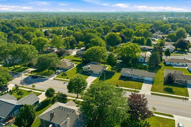 1931 17th AVENUE, Grafton, WI 53024