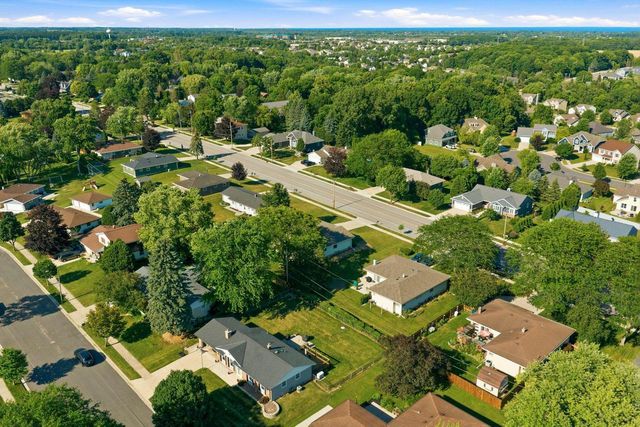 1931 17th AVENUE, Grafton, WI 53024