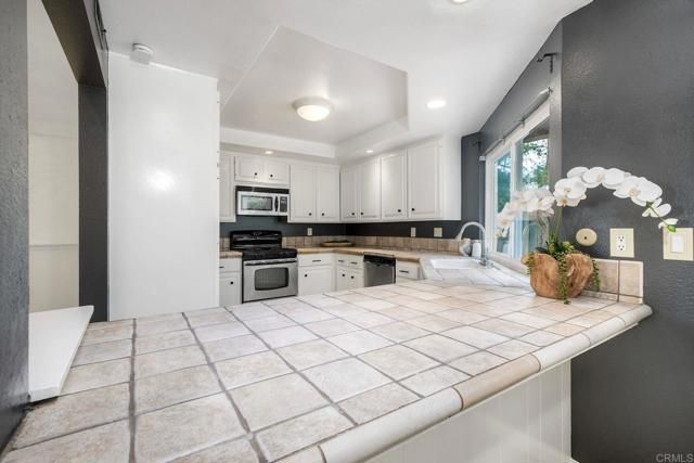 1729 Gascony Road, Encinitas, CA 92024