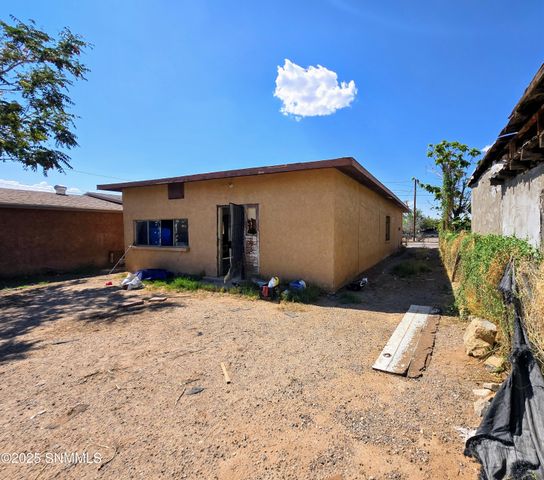 642 Pinon Street, Las Cruces, NM 88001