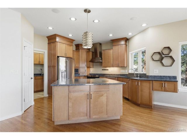 4126 Mohawk Dr, Larkspur, CO 80118