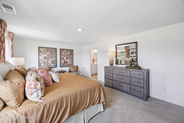 8108 Cedar Meadows Ln, Louisville, KY 40228