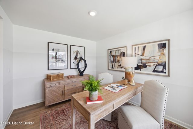 8108 Cedar Meadows Ln, Louisville, KY 40228