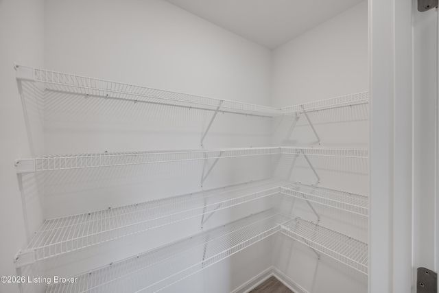 8108 Cedar Meadows Ln, Louisville, KY 40228