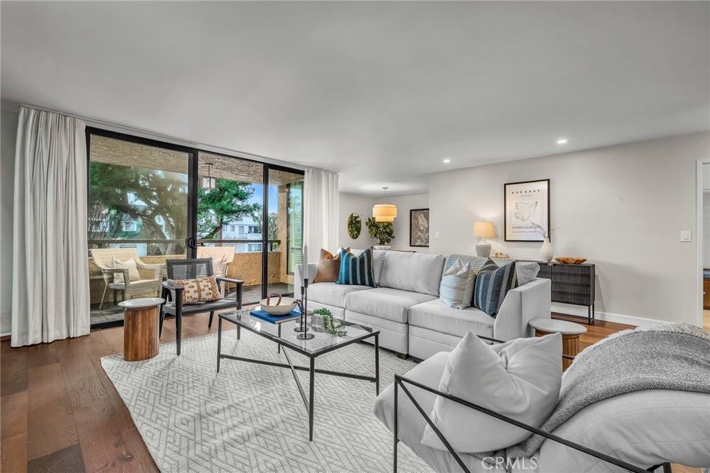 2538 104 E 2nd Street 104, Long Beach, CA 90803