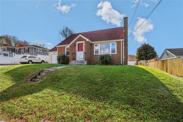 28 Harrington Drive, Johnston, RI 02919