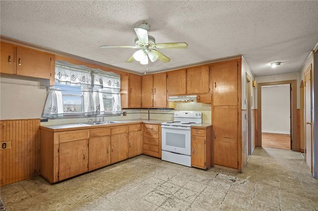 28 Harrington Drive, Johnston, RI 02919