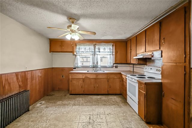 28 Harrington Drive, Johnston, RI 02919