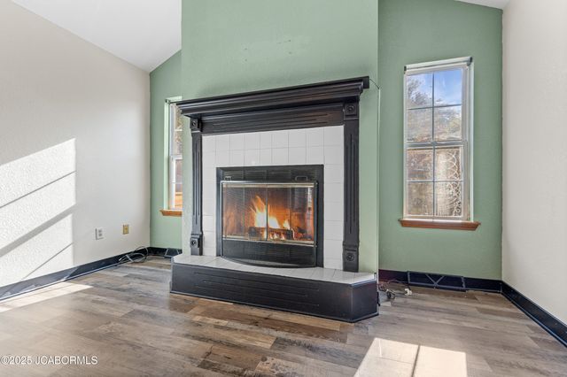 3917 VICKIE DRIVE, Jefferson City, MO 65109