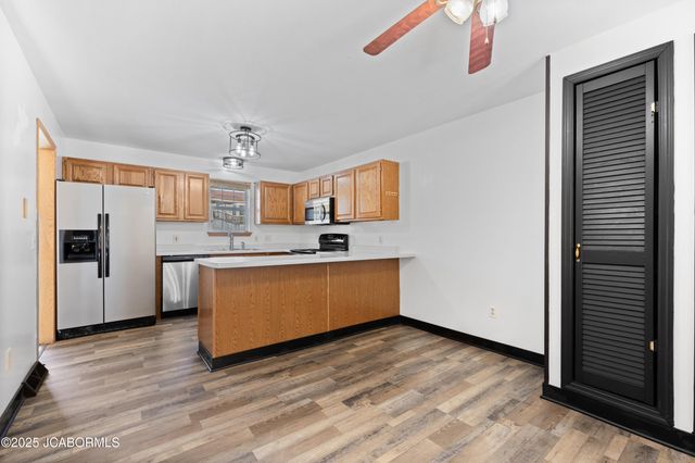 3917 VICKIE DRIVE, Jefferson City, MO 65109