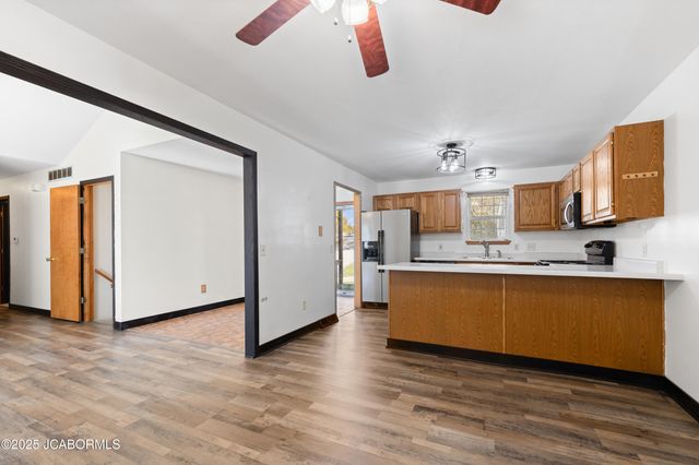 3917 VICKIE DRIVE, Jefferson City, MO 65109