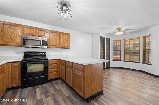 3917 VICKIE DRIVE, Jefferson City, MO 65109